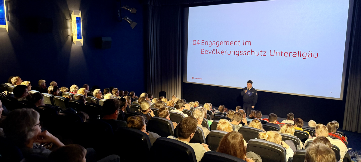 Johanniter Türkheim präsentieren neuen Imagefilm im vollen Kinosaal