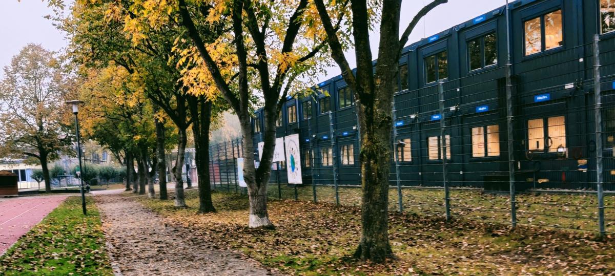 Polizei und Sicherheitswacht patrouillieren an Grundschule Rain: Verdächtige Beobachtungen