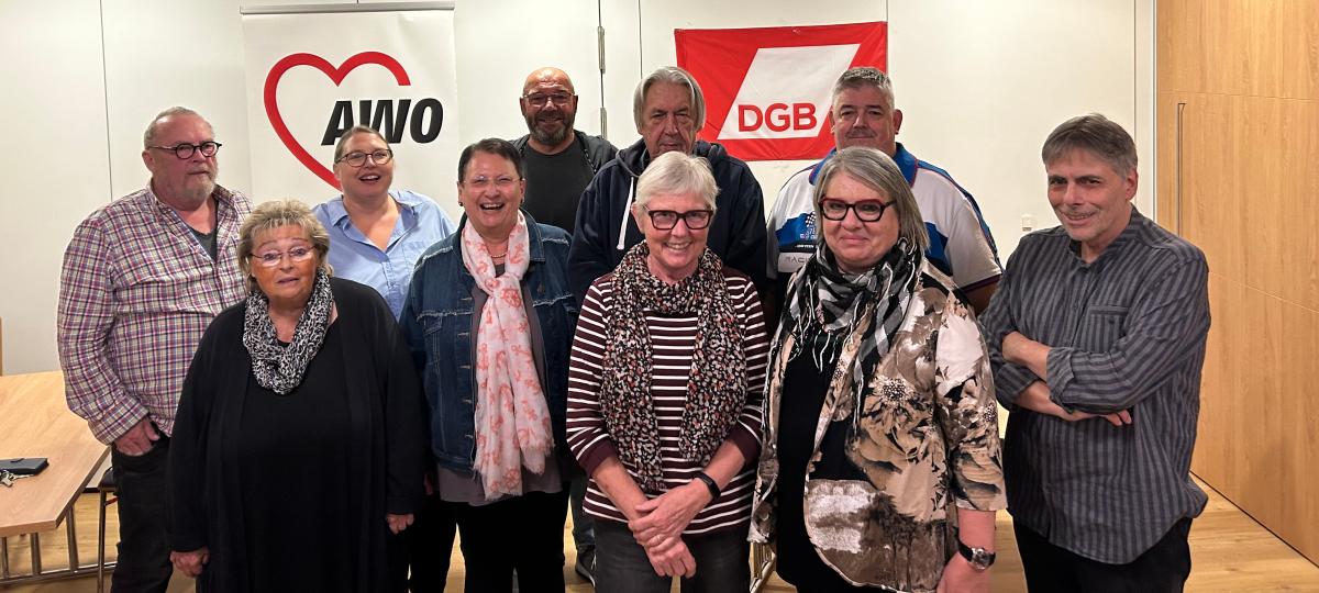 80 Jahre Bayerische Verfassung: DGB und AWO kritisieren Politik und prangern leere Versprechen an