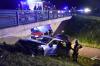 Über diesen Einschnitt neben der B25 zwischen Ebermergen und Harburg flog ein 38-Jähriger mit seinem Auto. Dieses schlug in der Böschung gegenüber auf und blieb zunächst unentdeckt.