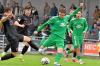 Fatjon Maliqi (rechts) schaut genau hin, wie Simon Achatz abzieht. Mit zehn Torbeteiligungen, davon vier eigenen Treffern, ist Achatz beim FC Gundelfingen der größte Unruheherd vor dem gegnerischen Gehäuse.