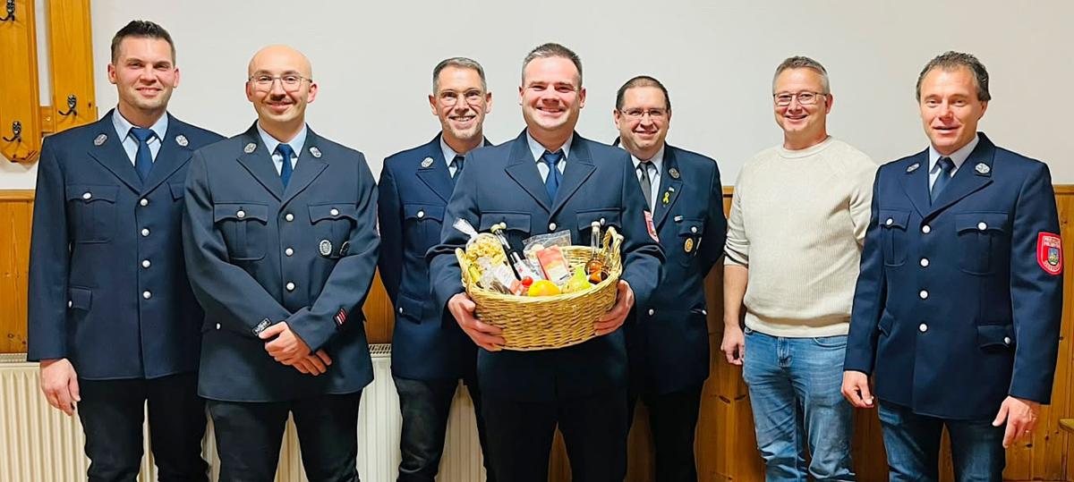 Viel Bewegung bei der Geesdorfer Feuerwehr: Führungswechsel und Freude über neues Gerätehaus