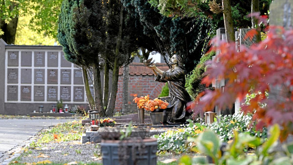 Who helps with grave maintenance in the Augsburg district? Tips for the ...