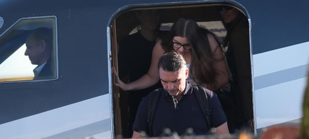 Nach seiner Wahlniederlage: Präsidentschaftskandidat Bolsonaro flieht in die USA