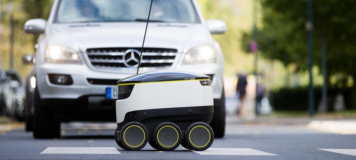 Estland: Lieferroboter baut Unfall mit Bus und fährt weiter