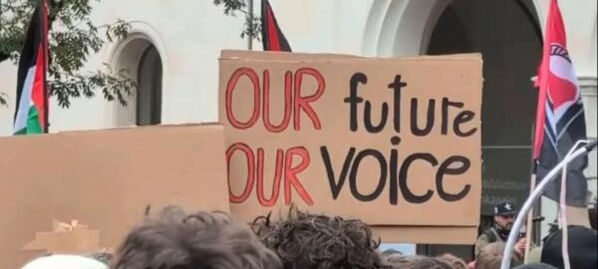 „Gen Z regelt“: Friedliche Demonstration in München am 31. Oktober
